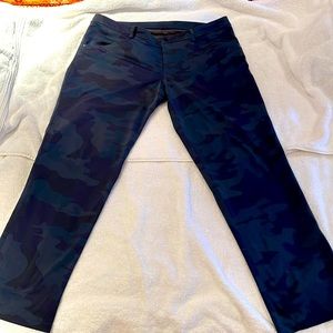 Lululemon ABC Pants Classic Fit Lotus Camo 38 x 31/32 Rare